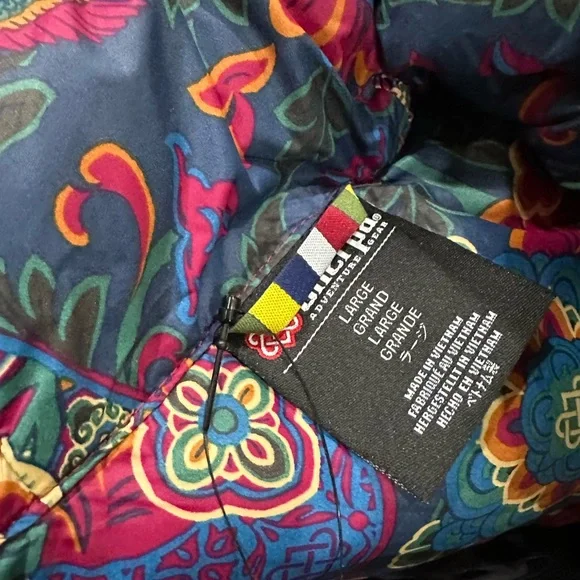 Sherpa Women's Navy Puffer Jacket with Floral Lining - Picture 3 of 6